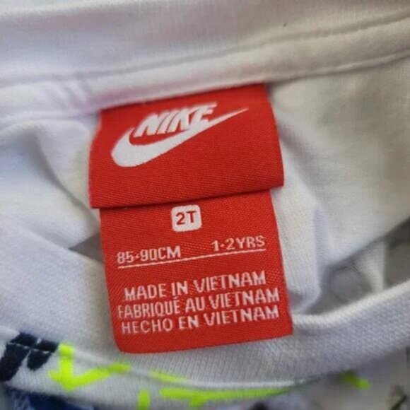 Nike Girls Swoosh Squad Graphic T-Shirt Size 2T - Picture 6 of 7